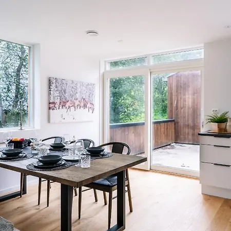 Вилла Modern In Plush Town