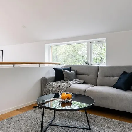 Villa Modern In Plush Town