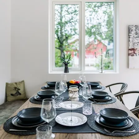 Modern In Plush Town *