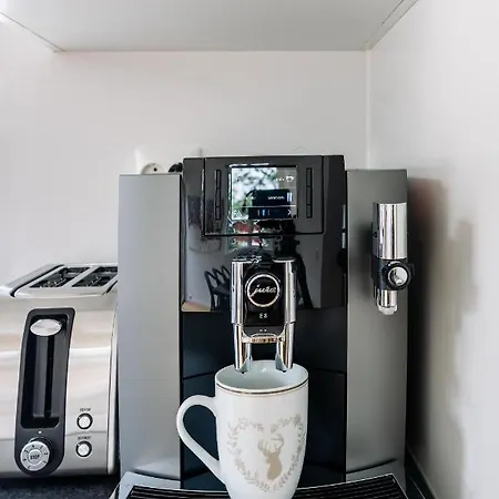 Modern In Plush Town Вилла *