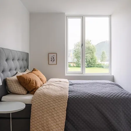 Villa Modern In Plush Town *