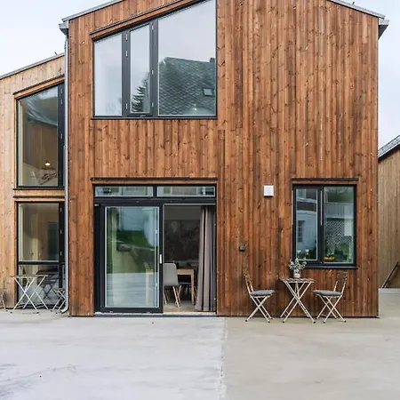 Villa Modern In Plush Town