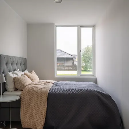 Modern In Plush Town Villa *
