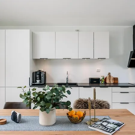 Willa Modern In Plush Town *