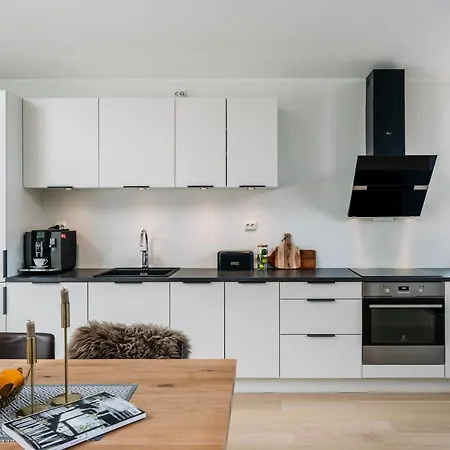 Villa Modern In Plush Town