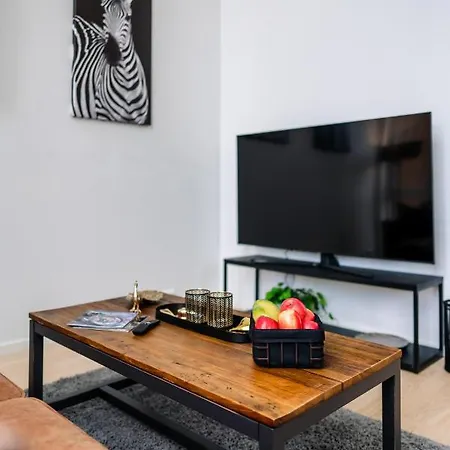 Villa Modern In Plush Town *