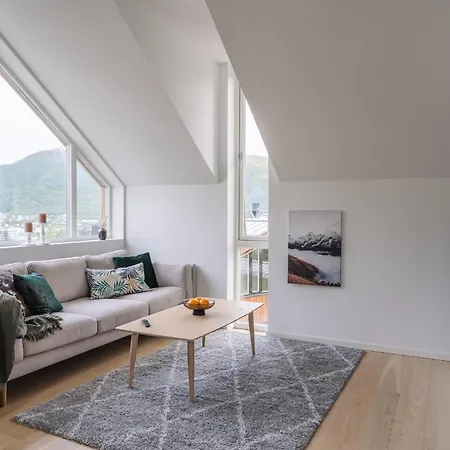 Villa Modern In Plush Town