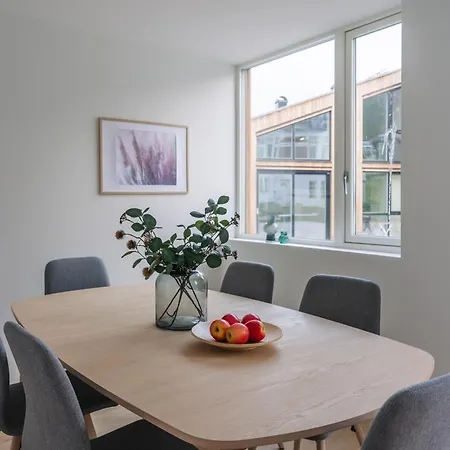 Modern In Plush Town Вилла Тромсё